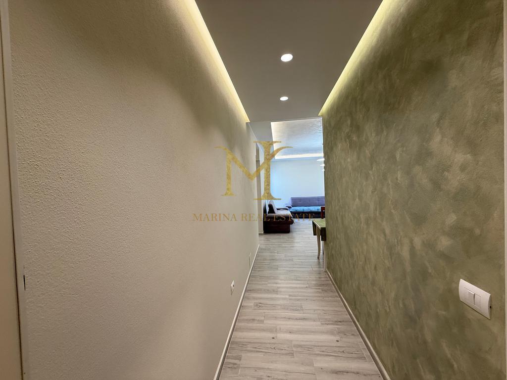 Apartament 2+1 për Shitje, Rrota Kuqe, Vijë e Parë me Detin!!