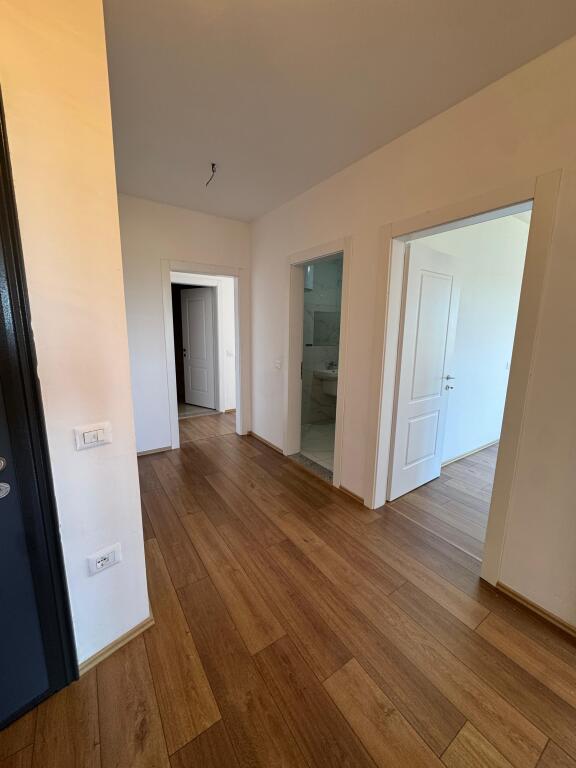 Apartament 3+1 tek Vila L2 ne Astir!