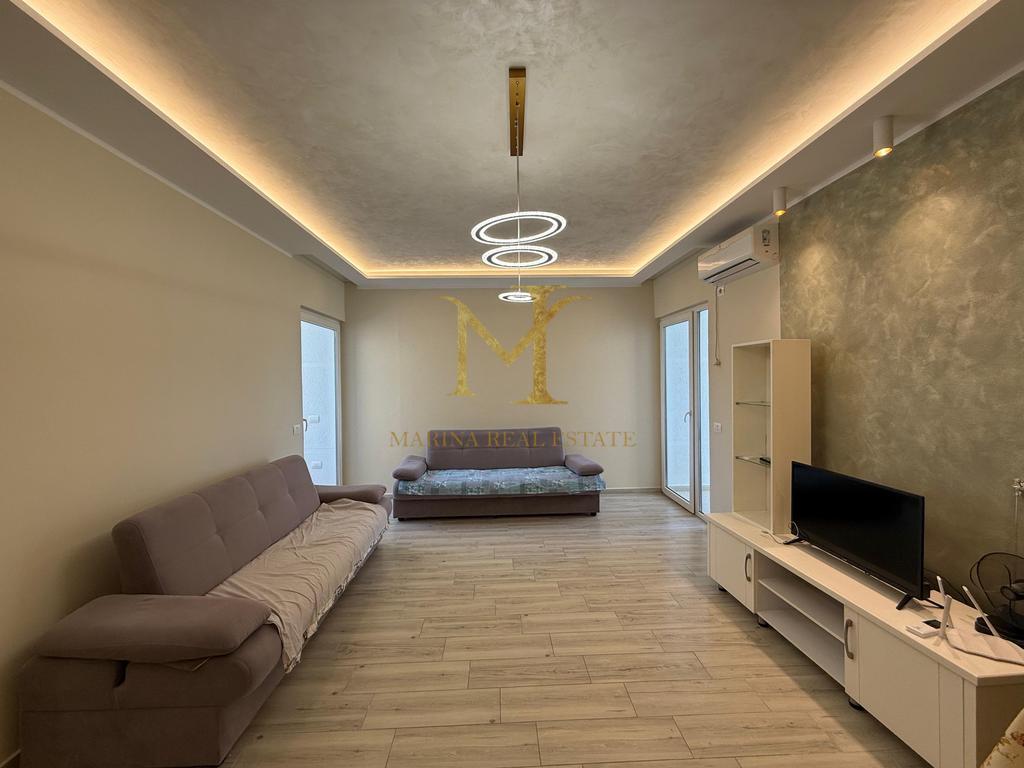 Apartament 2+1 për Shitje, Rrota Kuqe, Vijë e Parë me Detin!!