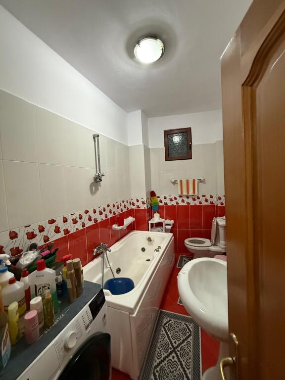 Vendita Casa 3+1 vicino alla scuola "Halim Xhelo", Vlorë