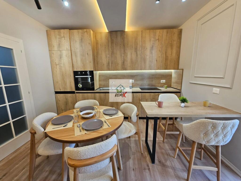 VENDITA SUPER APPARTAMENTO 3+1 + VERANDA SULLA SPIAGGIA, DURAZZO