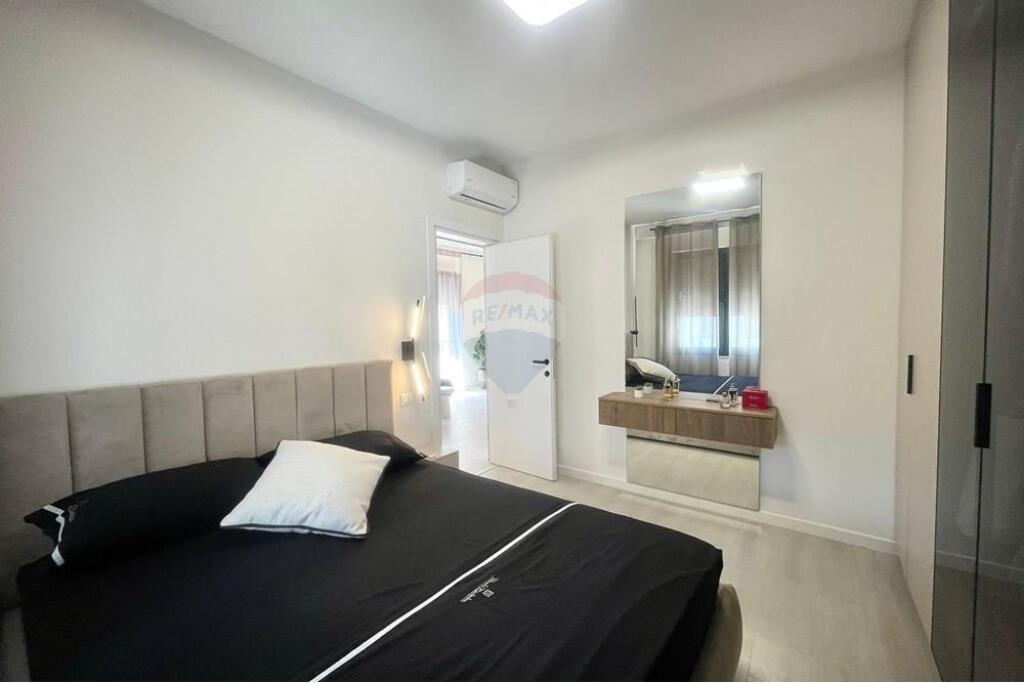 2+1 apartment with parking space at Kodra e Diellit 1