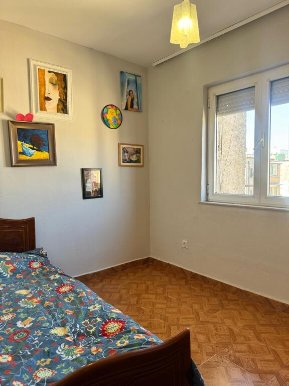 2+1 apartment for rent at Ish Tregu Elektrik
