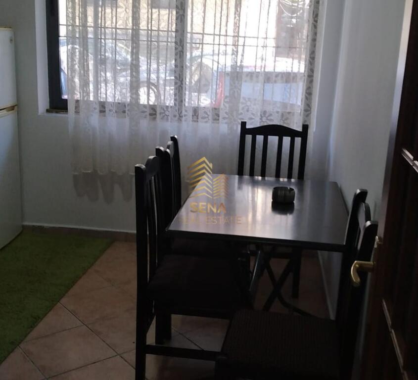 Qira, Apartament, 1+1+Attik, te Ish Restorant Durresi.