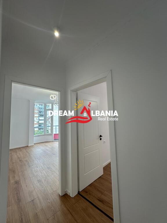 2+1 apartment with 2 bathrooms for sale, near the Astiri Roundabout in Tirana