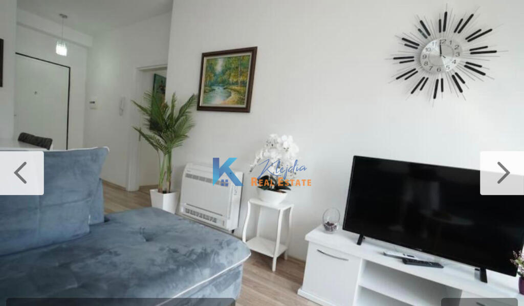 1+1 apartment for rent in the Center, near Toptani