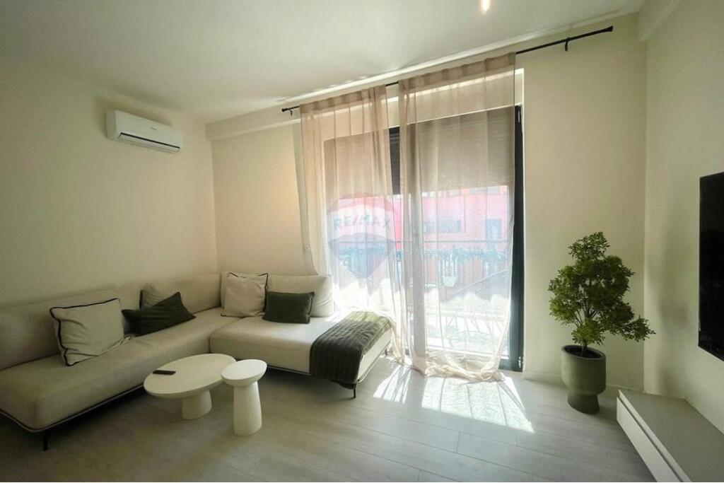 2+1 apartment with parking space at Kodra e Diellit 1