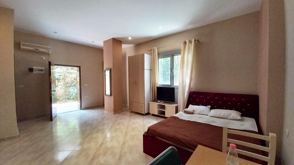 Garsionere për shitje mbi Kristal Center