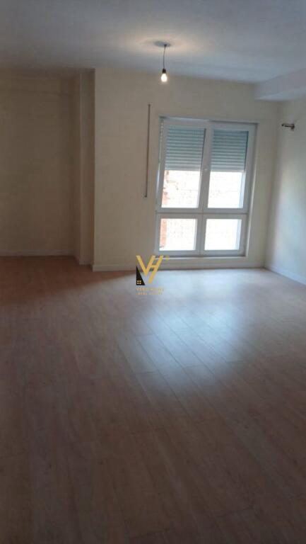 OFFICE 87M2 FOR RENT ON HOXHA TAHSIM STREET