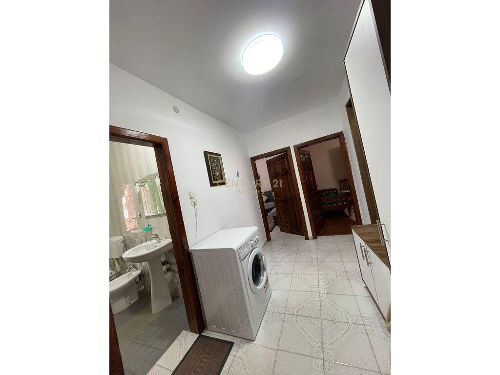 2+1 apartment for rent on Kavaja Street near Globe