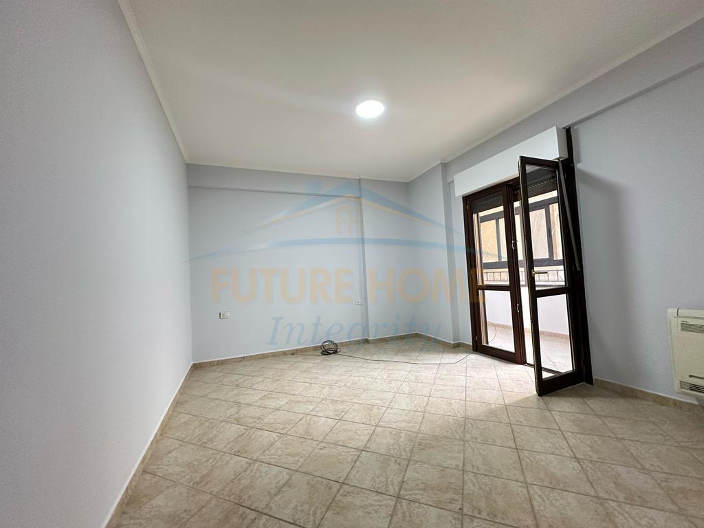 For sale apartment 3+1+2 Paris Commune