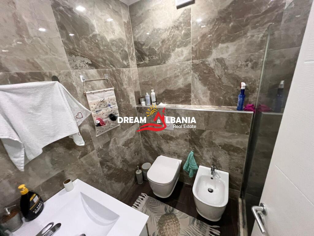 2+1 apartment for sale in Fresk, near the 17 Shkurti School in Tirana.