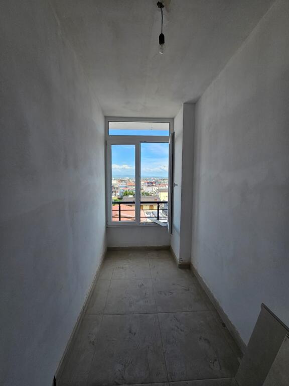 SHITET APARTAMENT 2+1 PRANE UJËSJELLËSIT, DURRËS