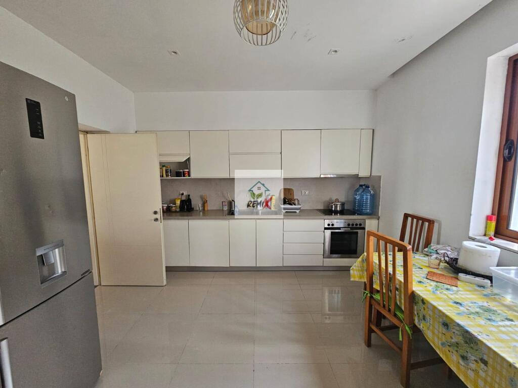 SHTEPI PRIVATE PER SHITJE, XHAFZOTAJ, DURRËS