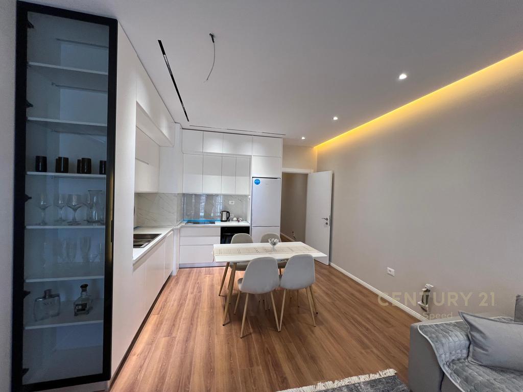 We are renting an Apartment 2+1+2 in the ARLIS Complex | Pharmacy 10 - Tirana