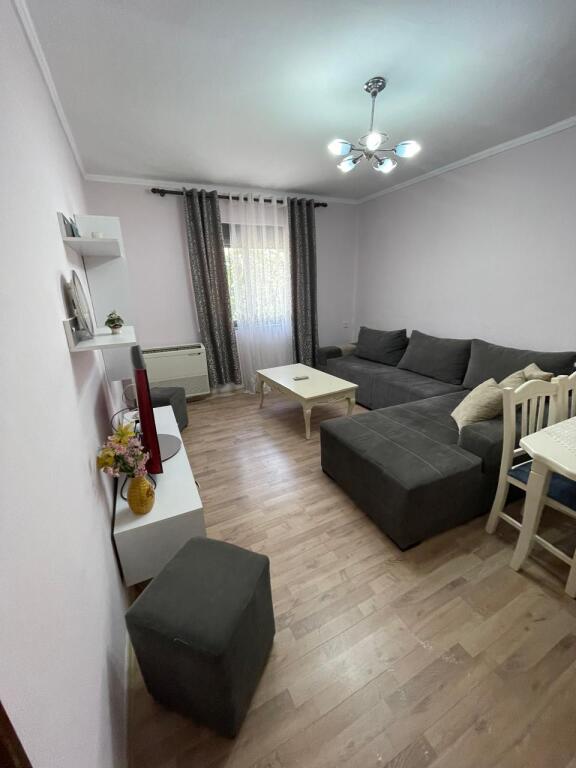 Jepet me qera apartament 2+1 Kati 1, 75 m²