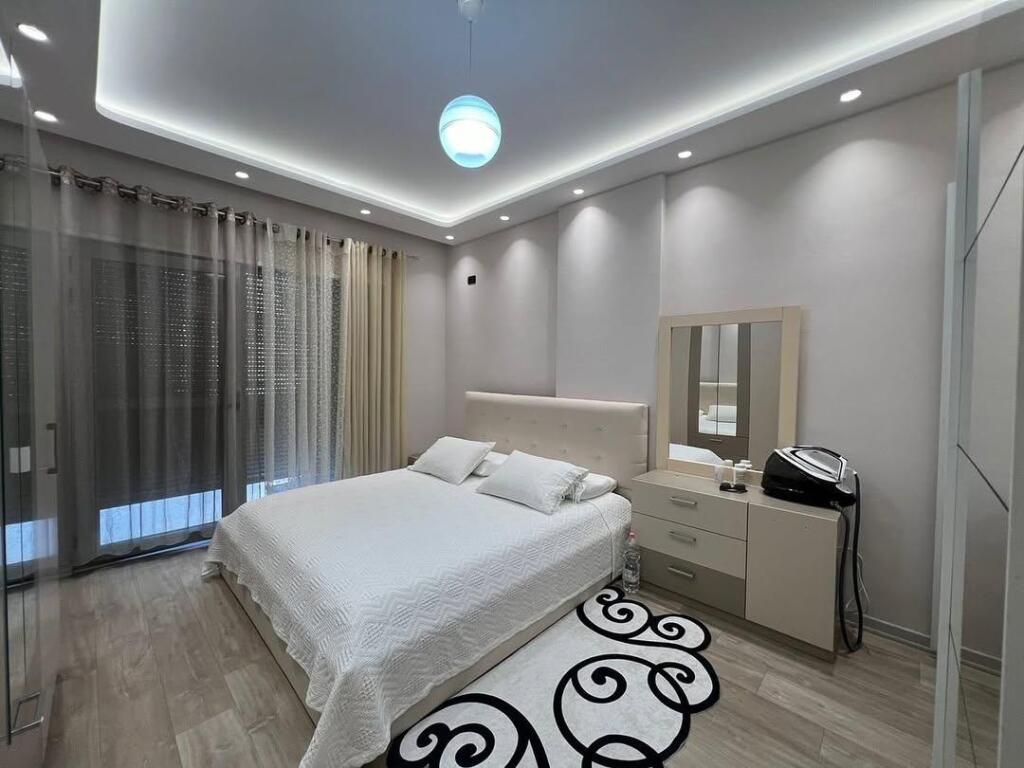 For sale 1+1 apartment with a view of the lake at the zoo garden!
