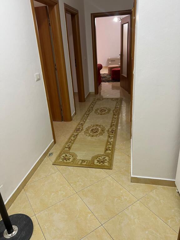 Apartament 2+1 për qira pranë Don Bosko, afër Vizion Plus