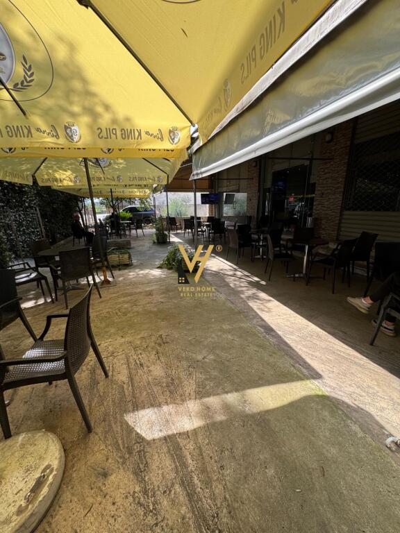 AMBIENT BIZNESI 250M2 ME QERA NE MEZEZE