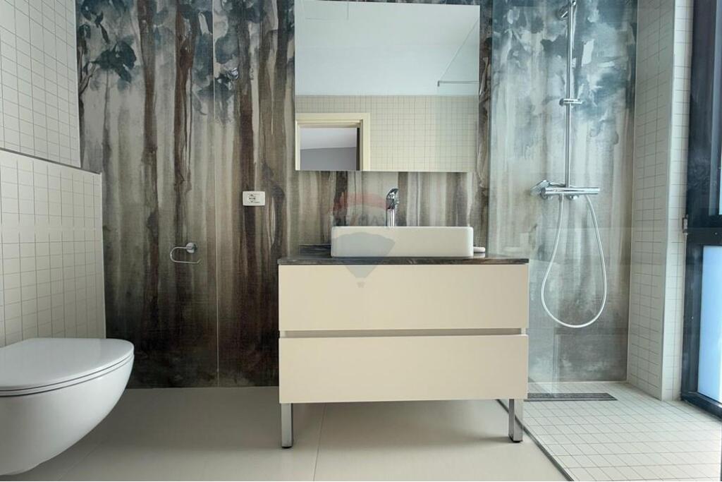 Apartment 3+1 with parking space Rr.Elbasanit