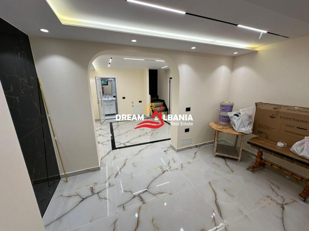 Two-story space for rent on Elbasan Street, near the American Embassy - Ideal for offices and educational centers (ID 4251396)
