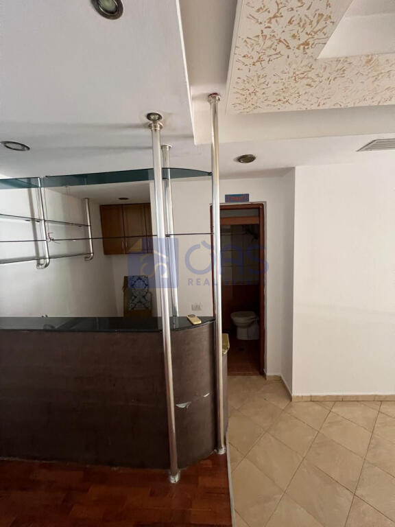 Biznesi për qira në Rrugën 5 Maji