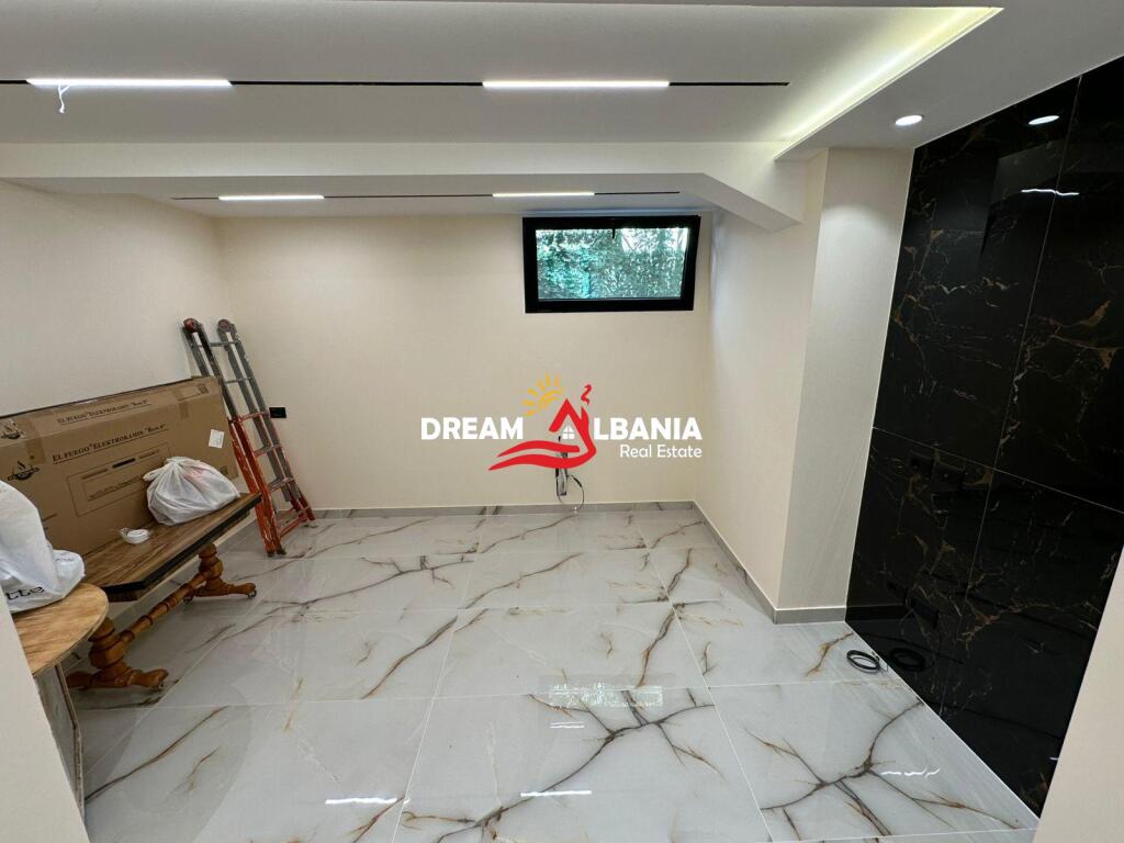 Two-story space for rent on Elbasan Street, near the American Embassy - Ideal for offices and educational centers (ID 4251396)