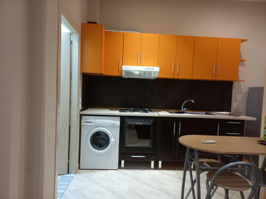Garsionere për shitje mbi Kristal Center