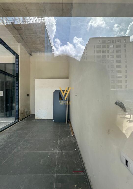 SHOP OF 22 M2 FOR RENT AT THE FORMER AVIATION FIELD