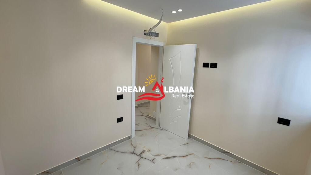 Two-story space for rent on Elbasan Street, near the American Embassy - Ideal for offices and educational centers (ID 4251396)