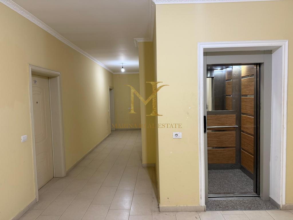 Apartament 2+1 për Shitje, Rrota Kuqe, Vijë e Parë me Detin!!