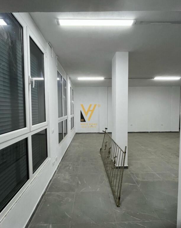 BUSINESS SPACE OF 300M2 FOR RENT IN PASKUQAN