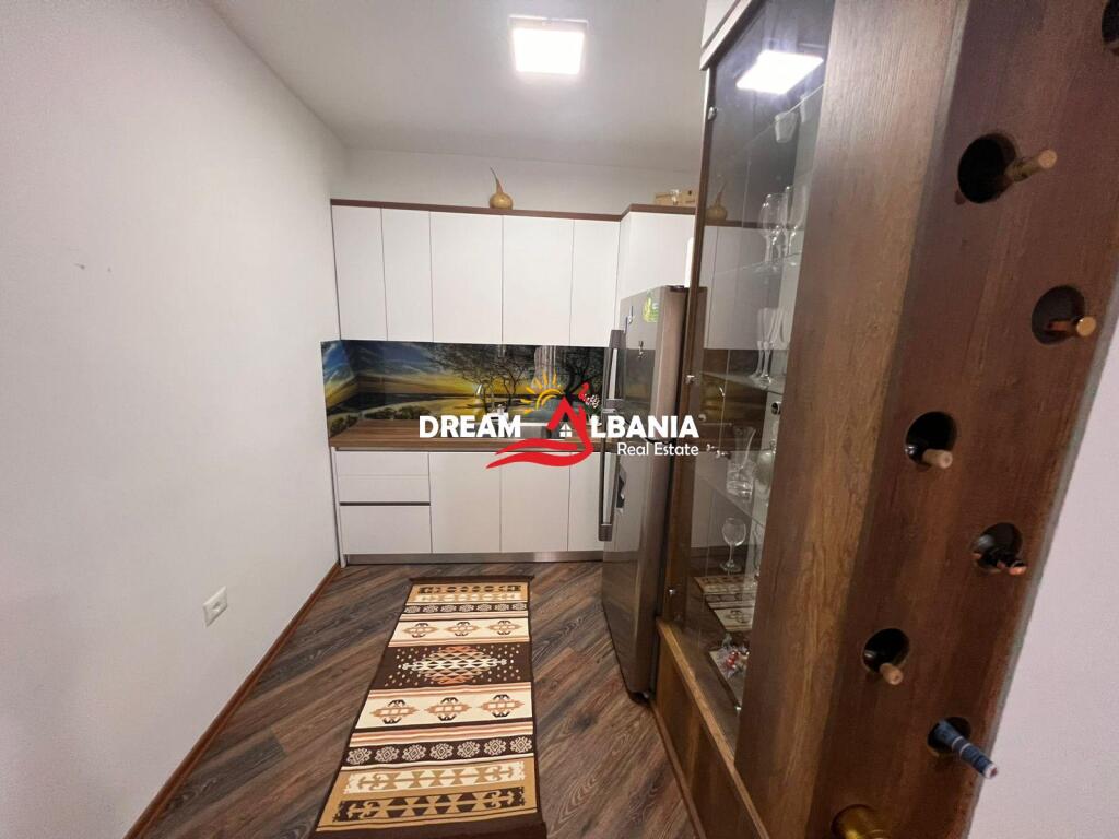 2+1 apartment for sale in Fresk, near the 17 Shkurti School in Tirana.