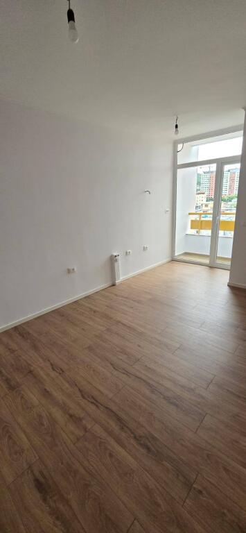 SHITET APARTAMENT 1+1/Rruga Irfan Tomini pranë Karburat KASTRATIT