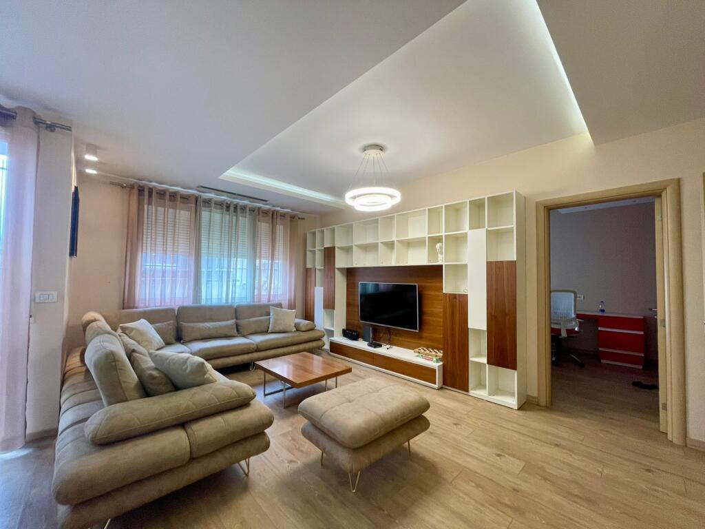 SUPER APARTMENT 3+1+2 + PARKING SPACE FOR RENT - BULEVARDI I RI