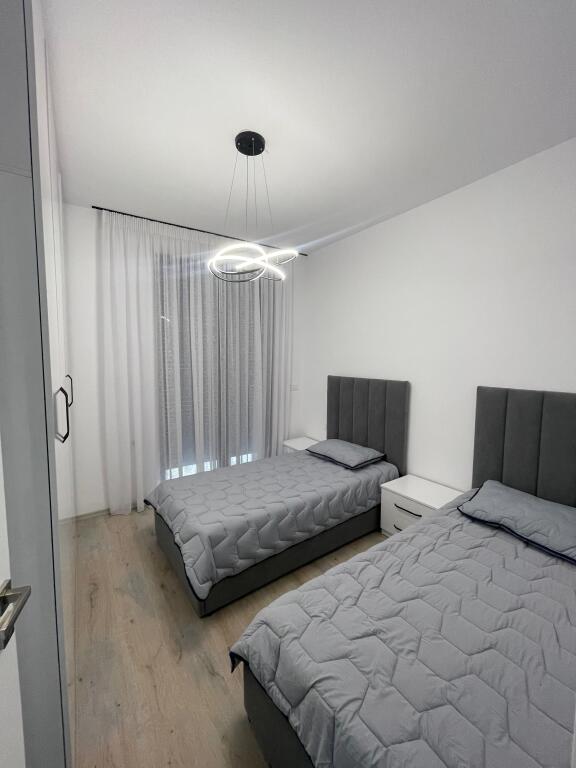 Shitet apartament 2+1+2 te Rezidenca Erli, Porcelan