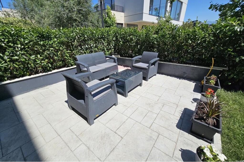 Appartamento Luksoz 2+1+2+Parcheggio presso il Lago Secco