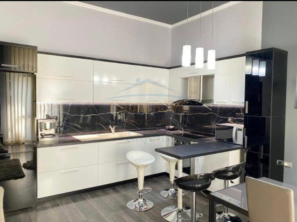 Qera, Apartament 2+1, Liqeni i Thate, Tiranë.
