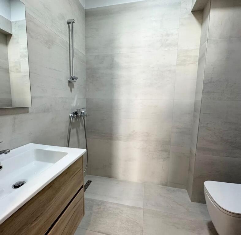 Apartament 2+1 per shitje tek Liqeni i thate