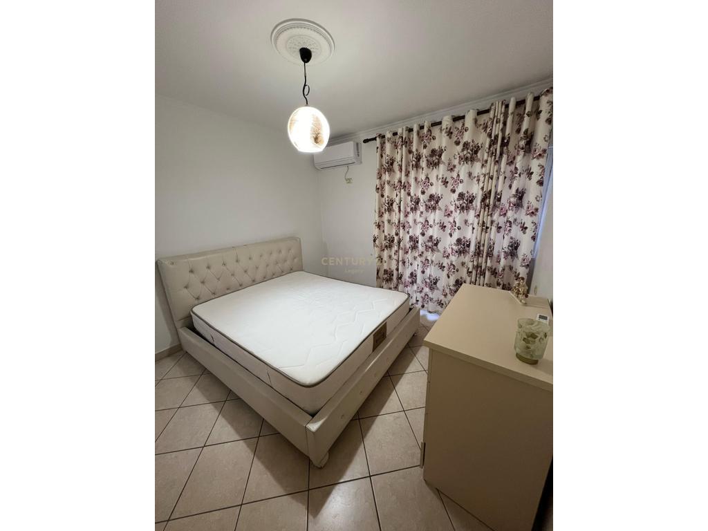 Tirana, 2+1 apartment with balcony for rent, Bilal Golemi Street, near Kika 1 complex.