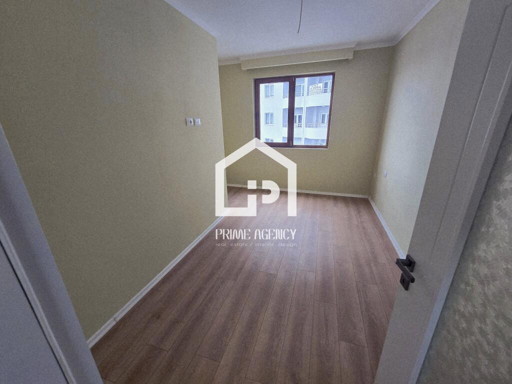 SHITET: Apartament 2 + 1/Qendra Pogradec Kapri/PAMJE NGA LIQENI