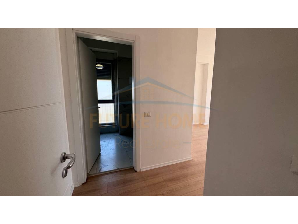 Shitet Apartament 3+1+2, Fusha e Aviacionit