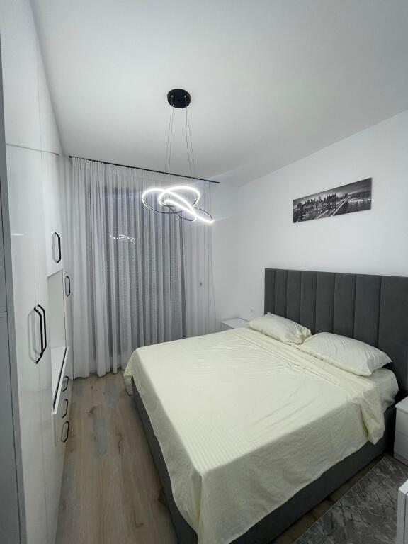 Shitet apartament 2+1+2 te Rezidenca Erli, Porcelan