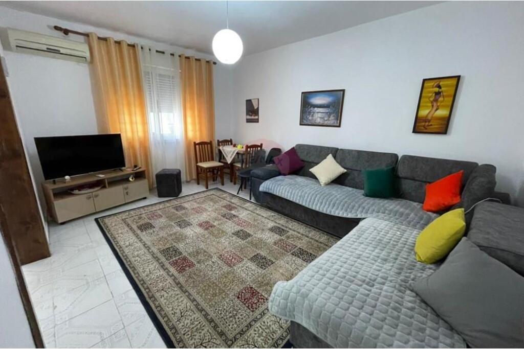 Apartament 2+1 për qira