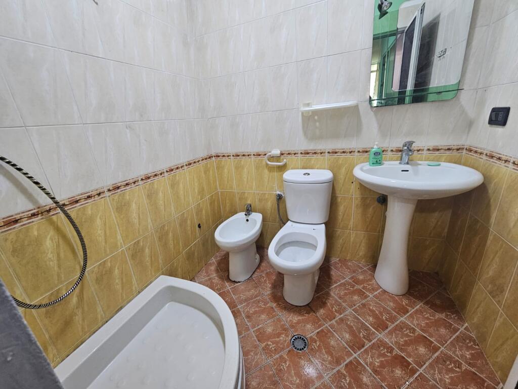 Appartamento 1+1 in affitto presso Komuna e Parisit!