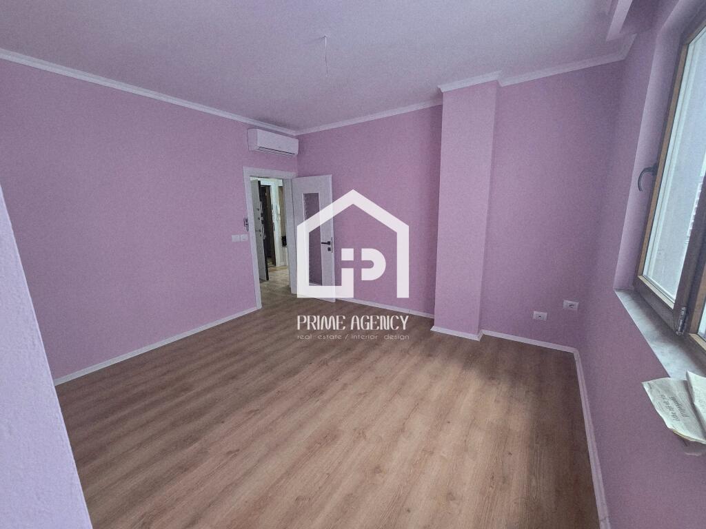 SHITET: Apartament 2 + 1/Qendra Pogradec Kapri/PAMJE NGA LIQENI