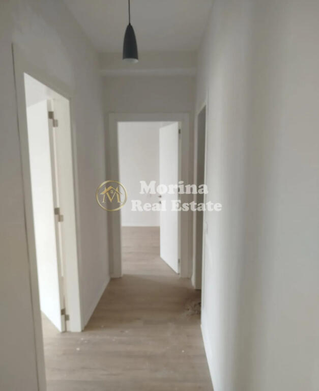 Business space for rent, Boulevard I ri