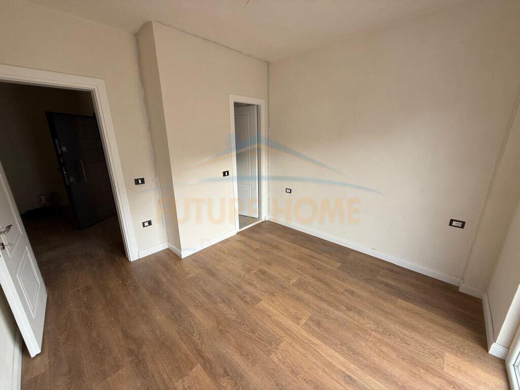 For sale, Apartment 2+1+2+Parking Space, Neighborhood 2, Korçë (KO41910)