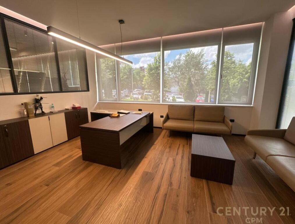 ✨ FOR SALE LUXURIOUS OFFICE SPACE – IDEAL FOR BUSINESS!