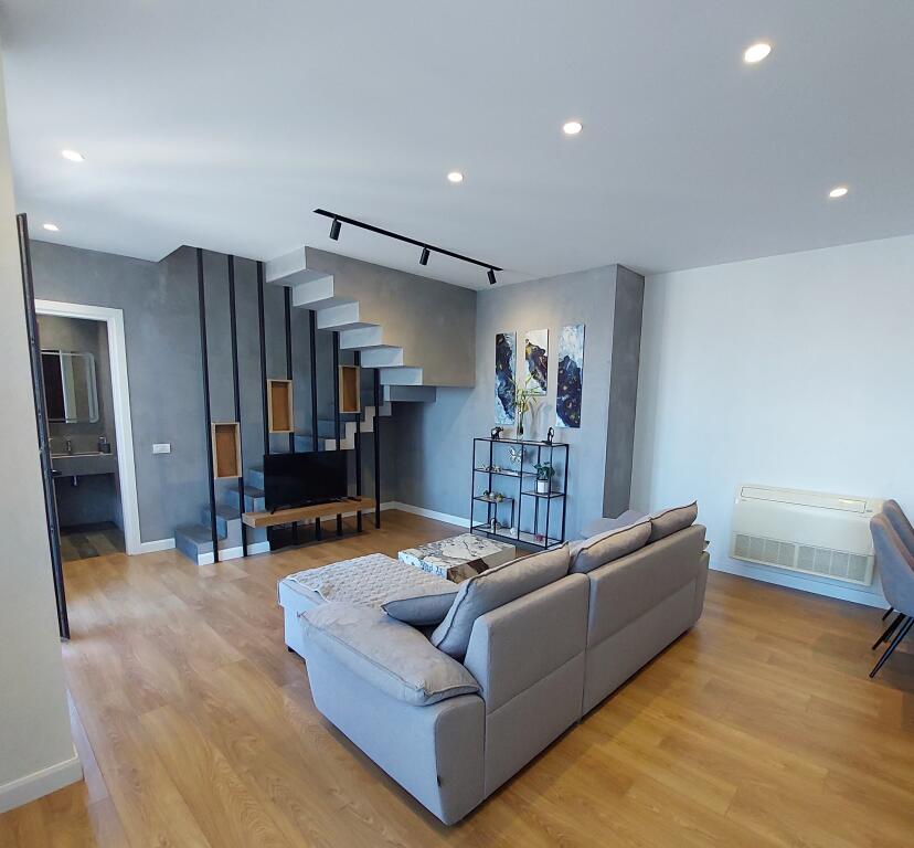 For rent Duplex apartment 2+1+2 bathrooms + 2 parking spaces on Barrikadave street!